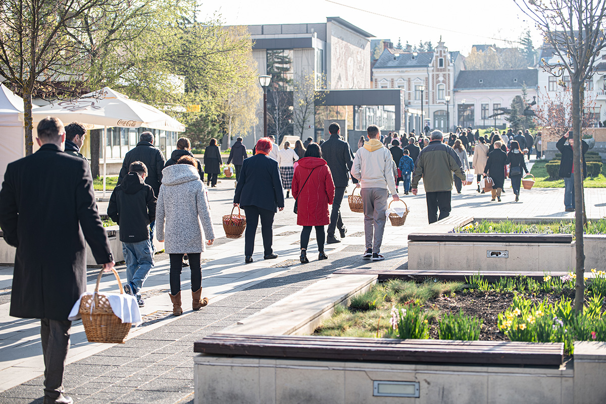 Húsvétvasárnapi eledelszentelés a Szabadság téren